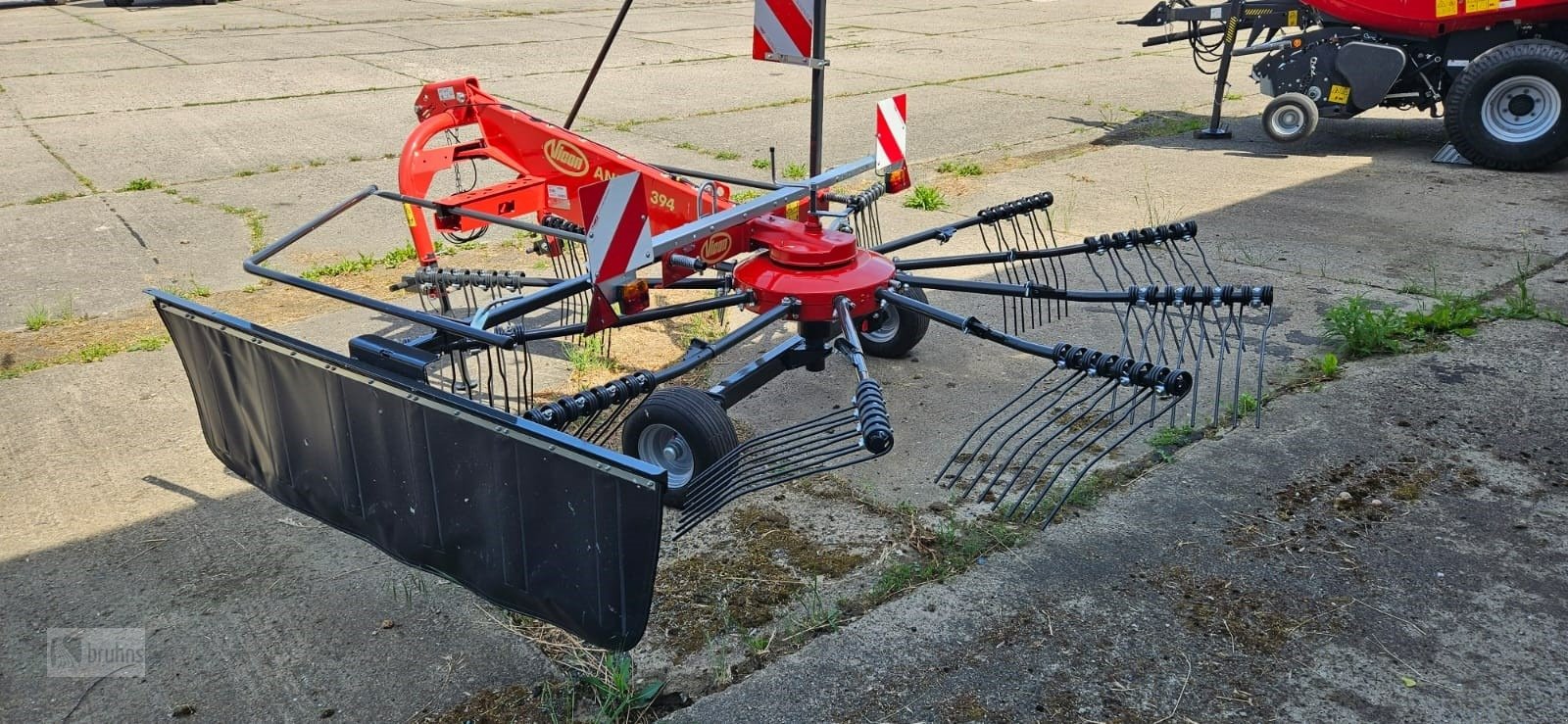 Schwader of the type Vicon Andex 394, Neumaschine in Perleberg (Picture 1)