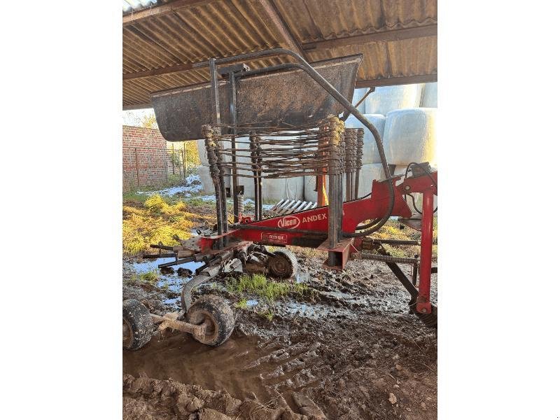 Vicon ANDEX 424, Gebrauchtmaschine, Baujahr: 2018 (Bild 1) Schwader des Typs Vicon ANDEX 424, Gebrauchtmaschine in Wargnies Le Grand (Bild 1)