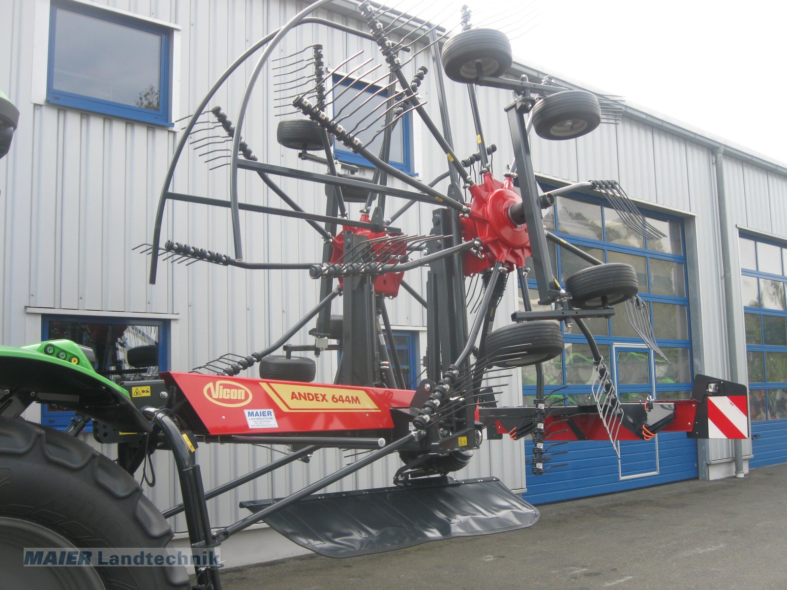 Schwader des Typs Vicon Andex 644 M, Neumaschine in Dieterskirchen (Bild 1)