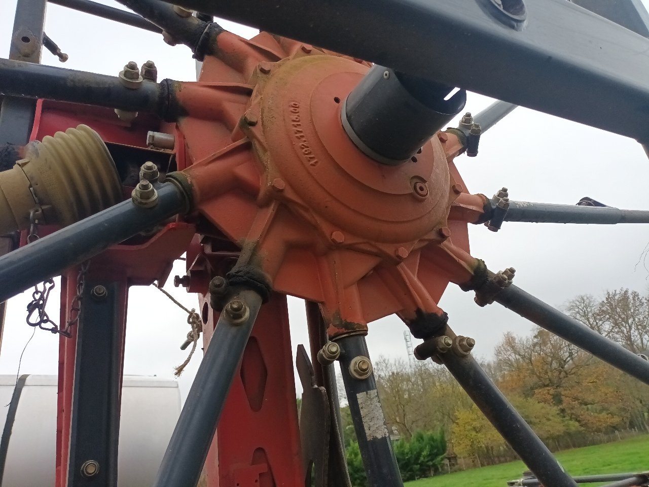 Schwader des Typs Vicon ANDEX 693 Vario, Gebrauchtmaschine in LIGNY LE CHATEL (Bild 8)