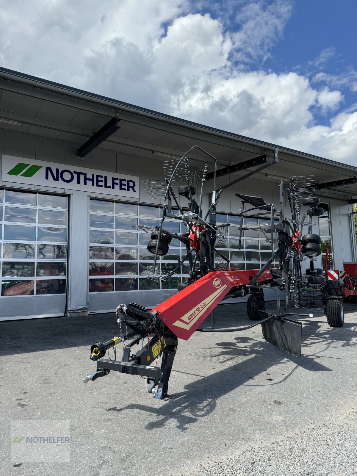 Schwader des Typs Vicon Andex 705 Vario, Neumaschine in Pforzen (Bild 3)