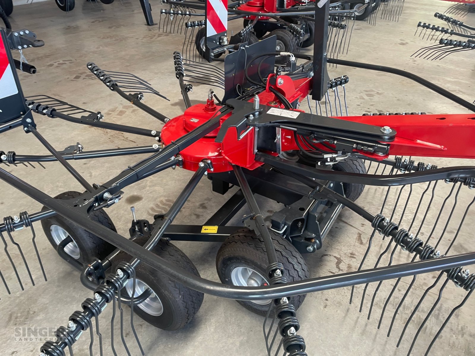 Schwader of the type Vicon Andex 714 T Evo, Neumaschine in Ebenhofen (Picture 4)