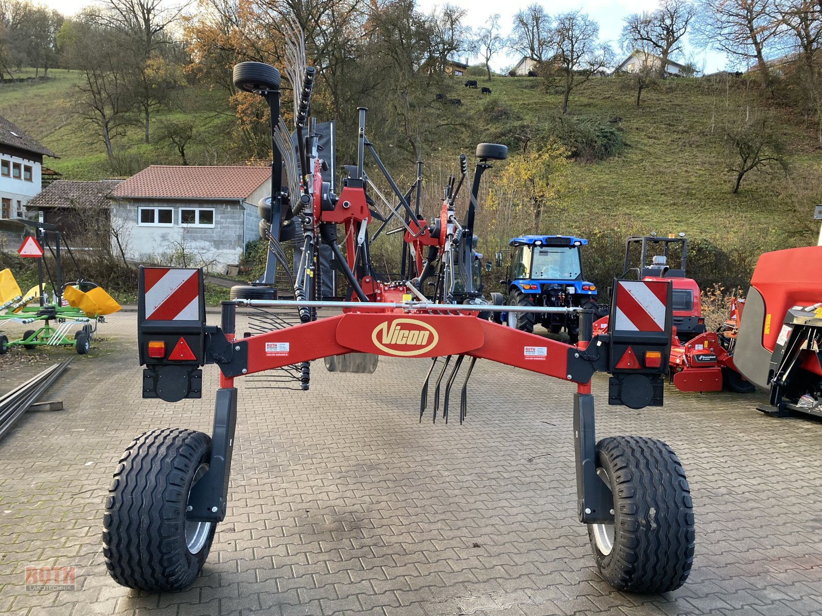 Schwader des Typs Vicon Andex 774, Neumaschine in Untermünkheim (Bild 5)