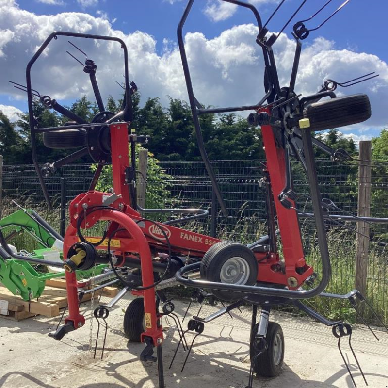 Schwader типа Vicon FANEX 550, Gebrauchtmaschine в AUMONT AUBRAC (Фотография 1)