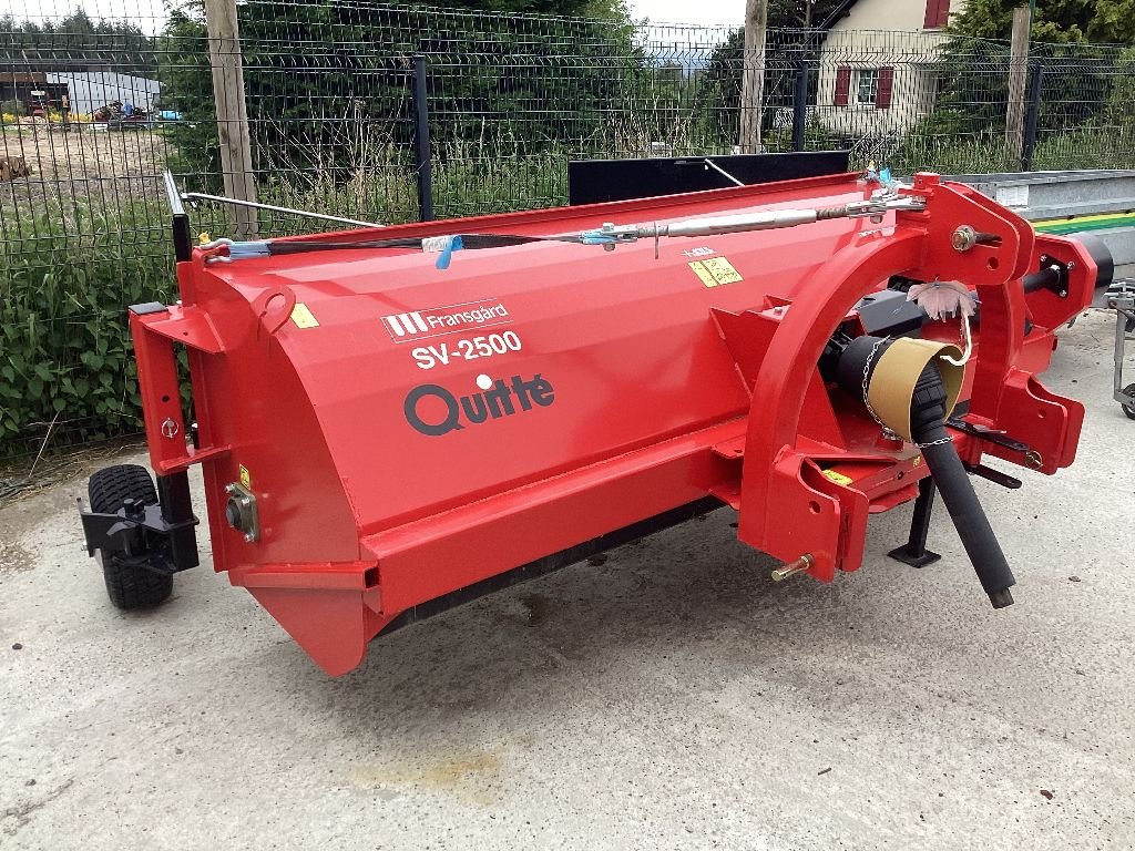 Schwader του τύπου Vicon RETOURNEUR D'ANDAIN QUITTÉ FRANSGARD SV 2500, Gebrauchtmaschine σε AUMONT AUBRAC (Φωτογραφία 2)