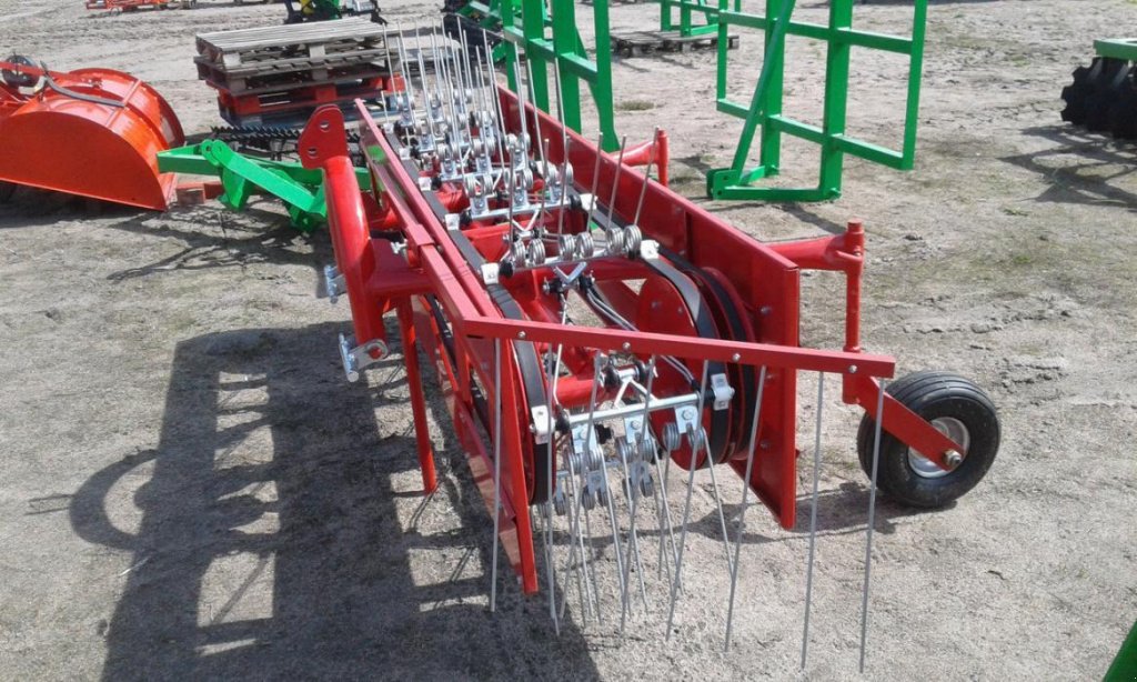 Schwader του τύπου Wirax L-2100, Gebrauchtmaschine σε Глеваха (Φωτογραφία 1)