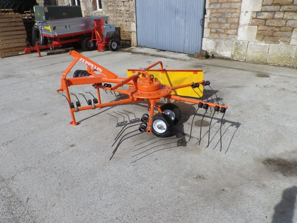 Schwader des Typs Zeppelin ANDAINEUR 6 BRAS, Gebrauchtmaschine in RETHEL (Bild 1)