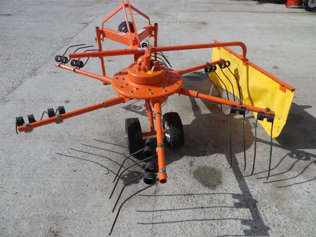 Schwader des Typs Zeppelin ANDAINEUR 6 BRAS, Gebrauchtmaschine in RETHEL (Bild 2)