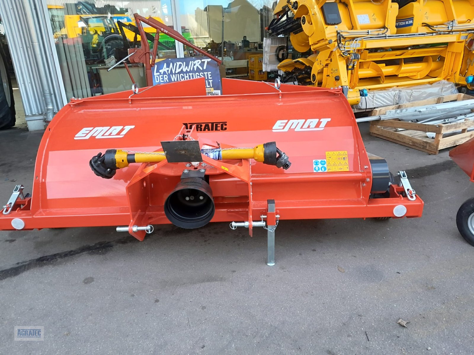 Schwadlüfter des Typs Talex Bocian, Neumaschine in Salching bei Straubing (Bild 1)