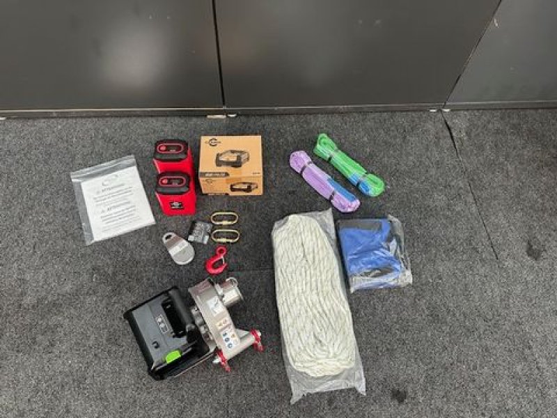 Seilwinde typu Portable Winch PCW3000-Li-AW SET batteriebetriebene Zugwinde, Neumaschine v Tamsweg (Obrázek 5)