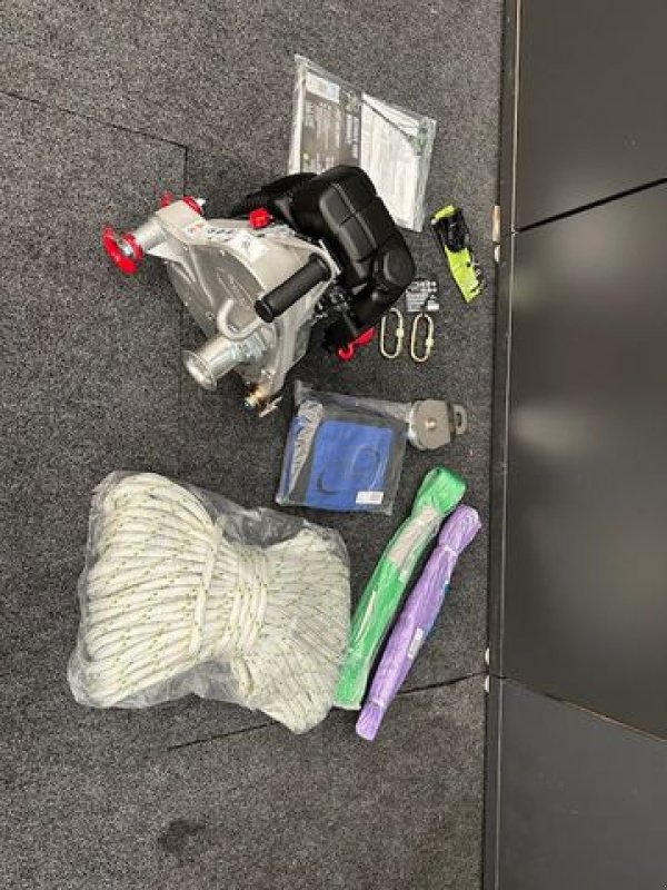 Seilwinde Türe ait Portable Winch PCW5000 SET benzinbetriebene tragbare Spillwinde, Neumaschine içinde Tamsweg (resim 2)