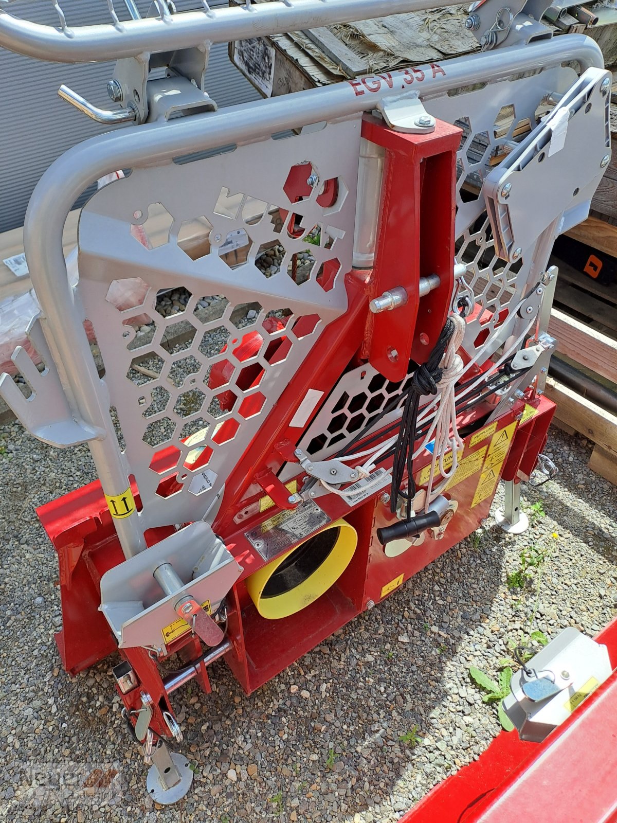 Seilwinde des Typs Tajfun EGV 35 A, Neumaschine in Bad Waldsee Mennisweiler (Bild 4)