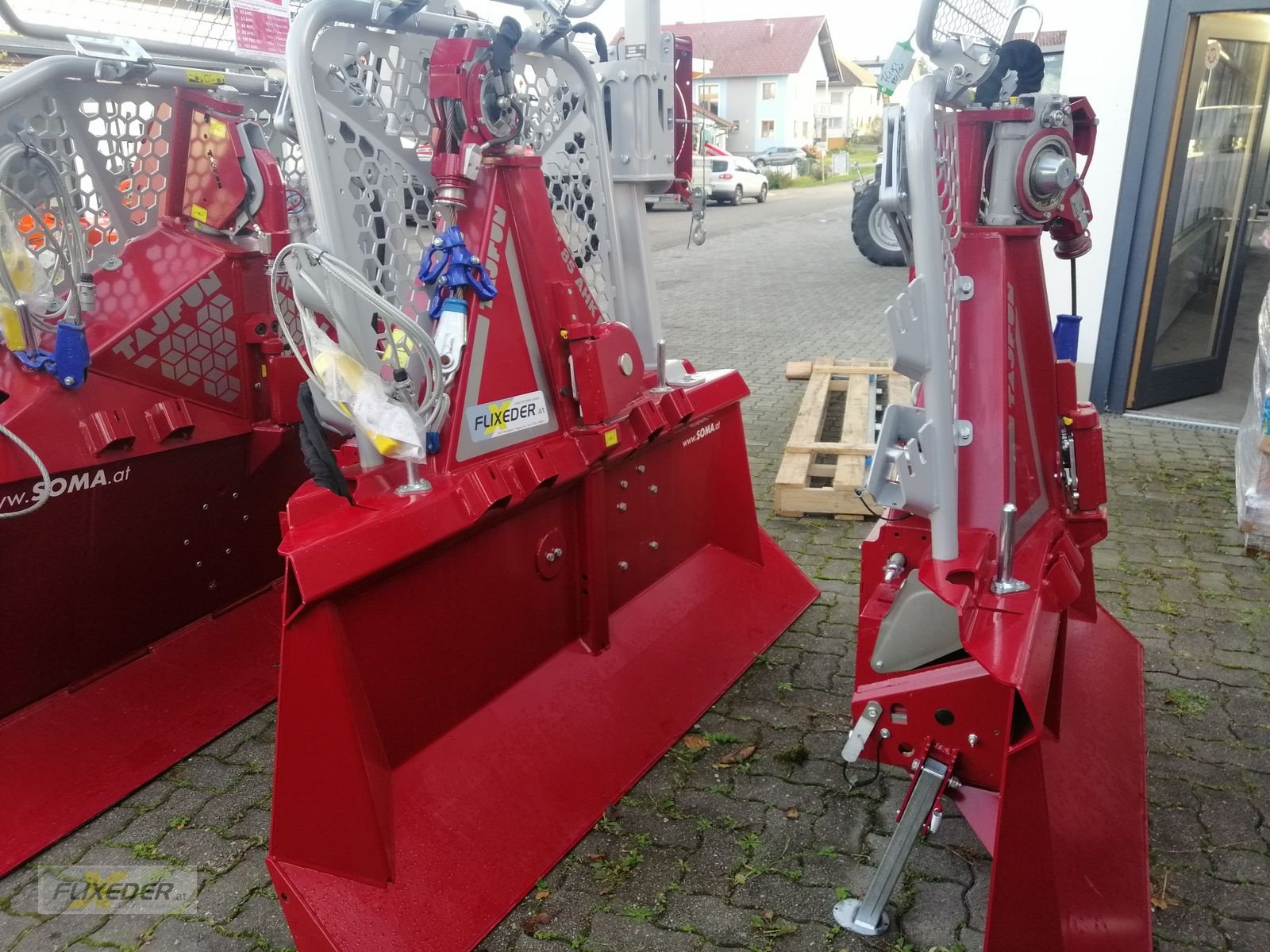 Seilwinde des Typs Tajfun EGV85 AHK, Neumaschine in Pattigham (Bild 4)