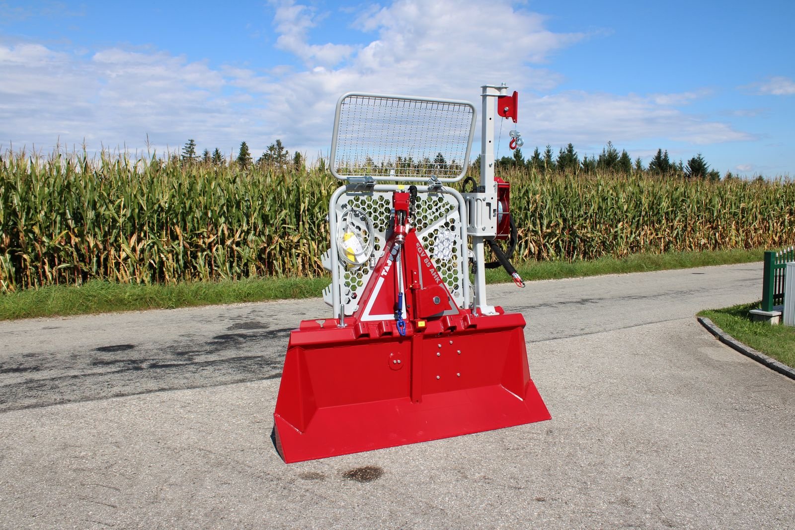 Seilwinde a típus Tajfun Tajfun EGV 85 AHK SG 2,05 mit SOMA Hilfswinde, Neumaschine ekkor: Neukirchen am Walde  (Kép 1)