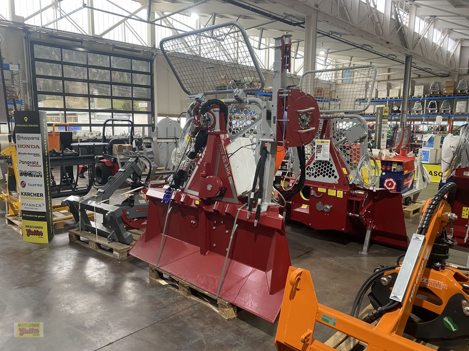 Seilwinde a típus Tajfun Tajfun EGV65 AHK SG mit SOMA-Hilfswinde, Neumaschine ekkor: Kötschach (Kép 2)