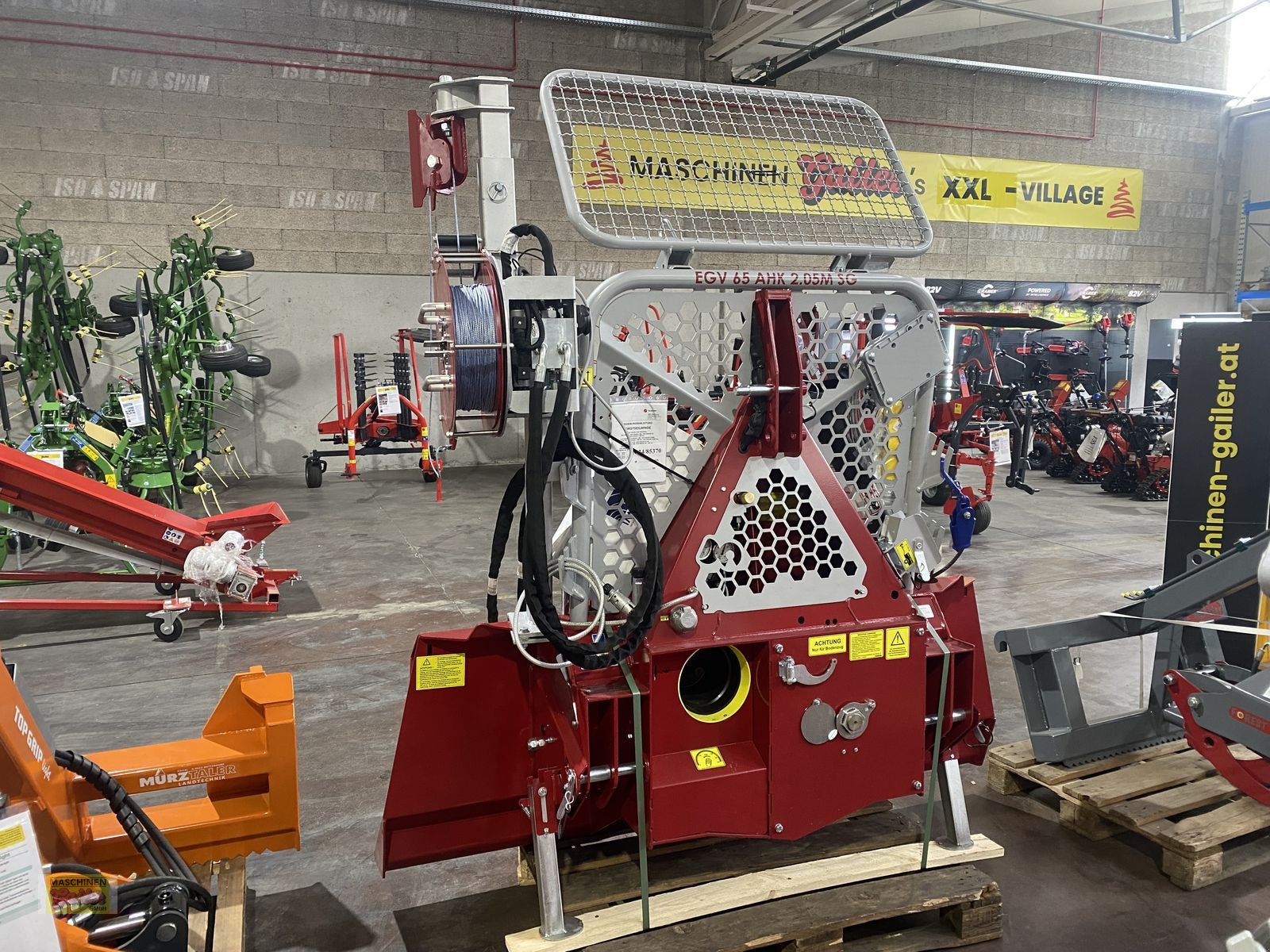 Seilwinde a típus Tajfun Tajfun EGV65 AHK SG mit SOMA-Hilfswinde, Neumaschine ekkor: Kötschach (Kép 4)