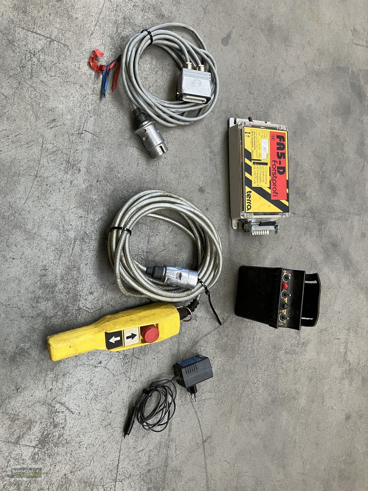 Seilwinde des Typs Uniforest 80 EH mit Funkfernsteuerung, Gebrauchtmaschine in Gampern (Bild 14)