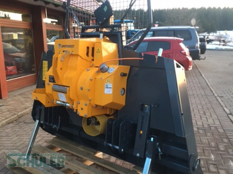 Seilwinde del tipo Uniforest 90GkX, Neumaschine en St. Märgen