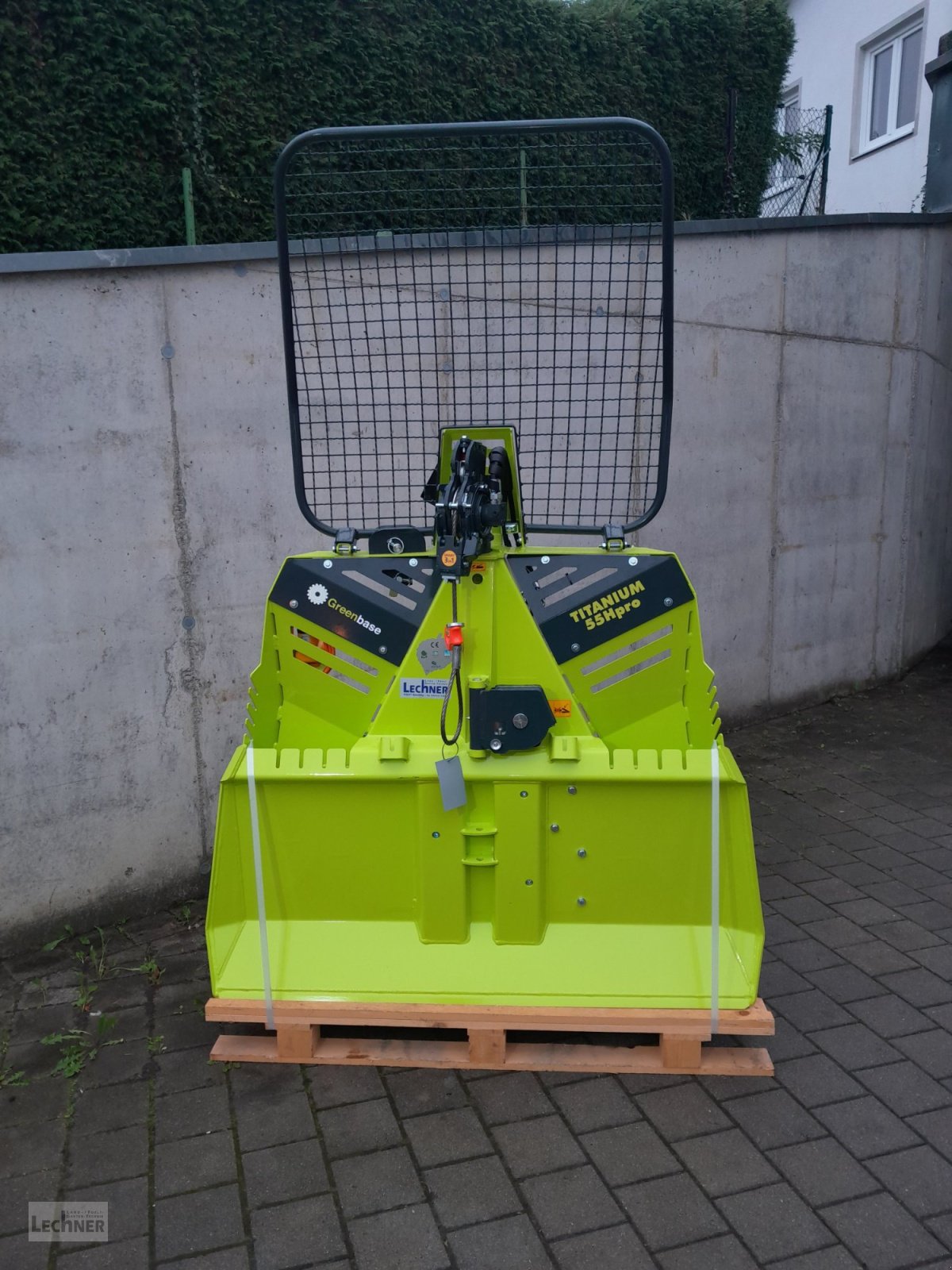 Seilwinde des Typs Uniforest Forstseilwinde 55H Pro (55 H 180 HS+E) inkl. Kippschalter-Funk, Seilausstoß und Endabschaltung, Neumaschine in Bad Abbach-Dünzling (Bild 2)