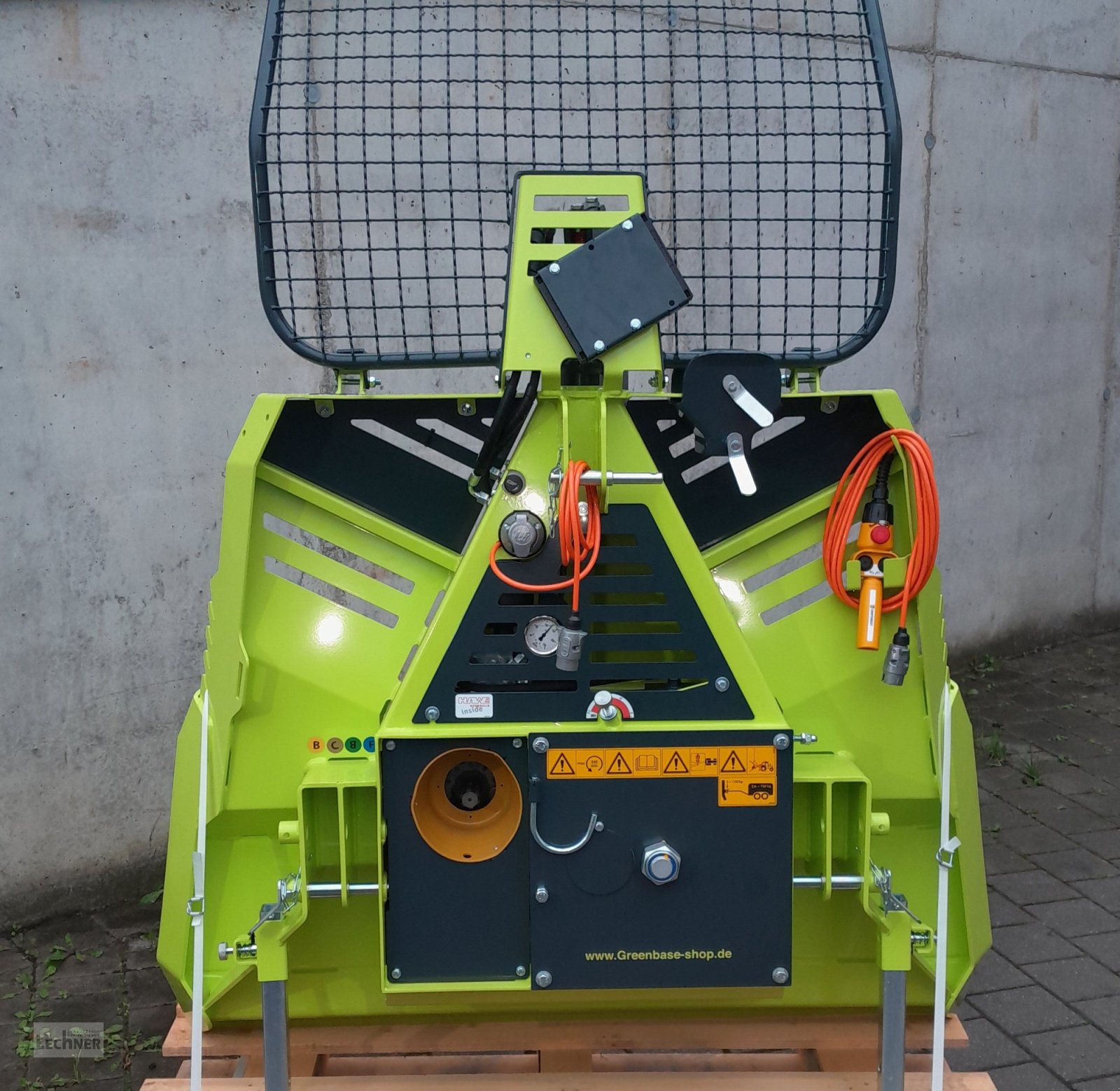 Seilwinde Türe ait Uniforest Forstseilwinde 55H Pro (55 H 180 HS+E) - vgl. 55H Pro 160 - inkl. Kippschalter-Funk, Seilausstoß und Endabschaltung, Neumaschine içinde Bad Abbach-Dünzling (resim 3)