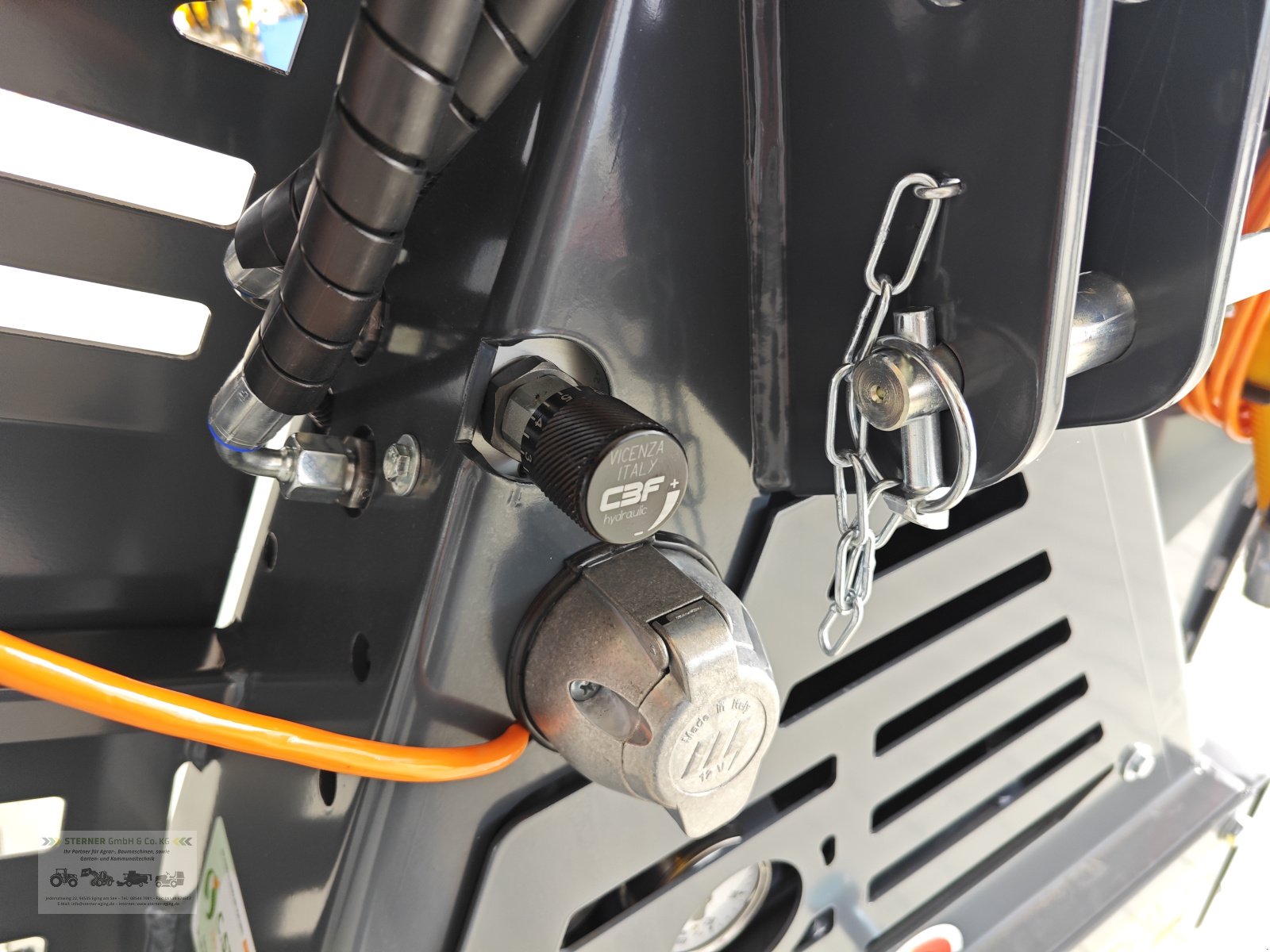 Seilwinde типа Uniforest Forstseilwinde 55Hpro 1,6m Bayern Edition Funk, Neumaschine в Eging am See (Фотография 9)