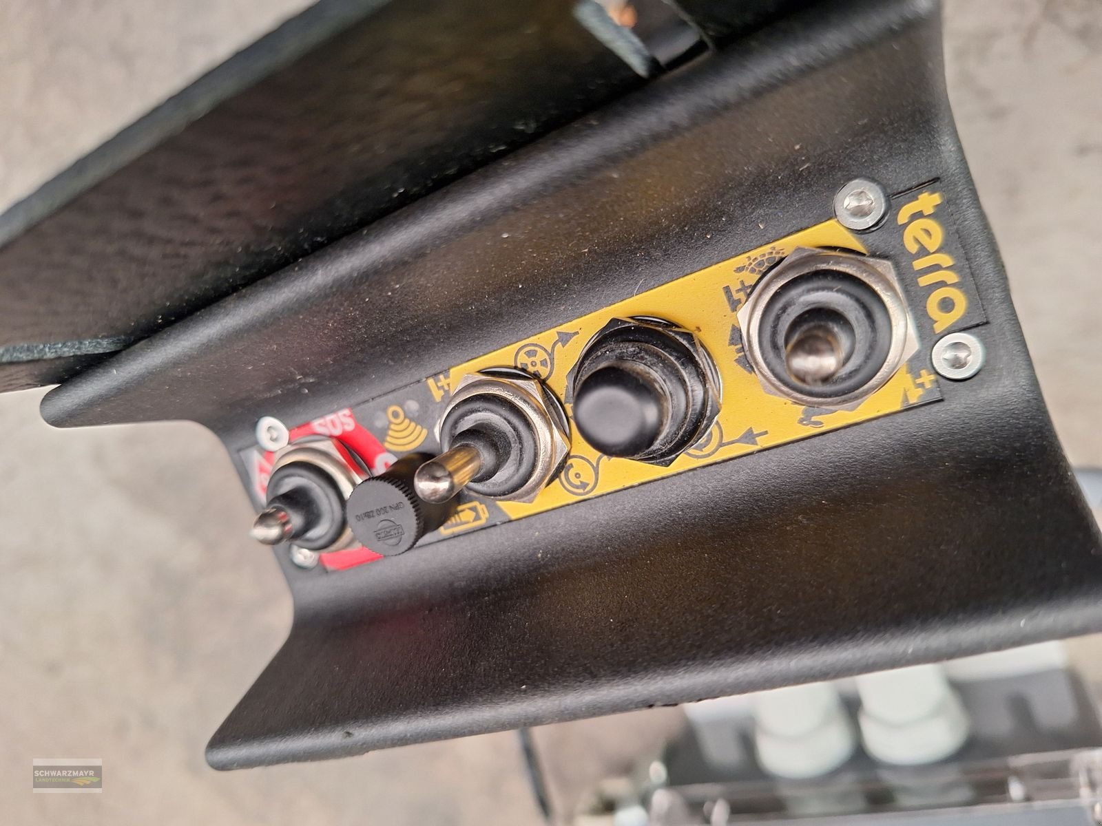 Seilwinde des Typs Uniforest FSW 55H pro 1800 90, Neumaschine in Aurolzmünster (Bild 21)