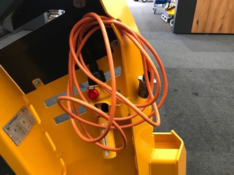 Seilwinde del tipo Uniforest Seilwinde 55Hpro-BL-Stop 5,5to 180cm, Neumaschine In Tamsweg (Immagine 10)