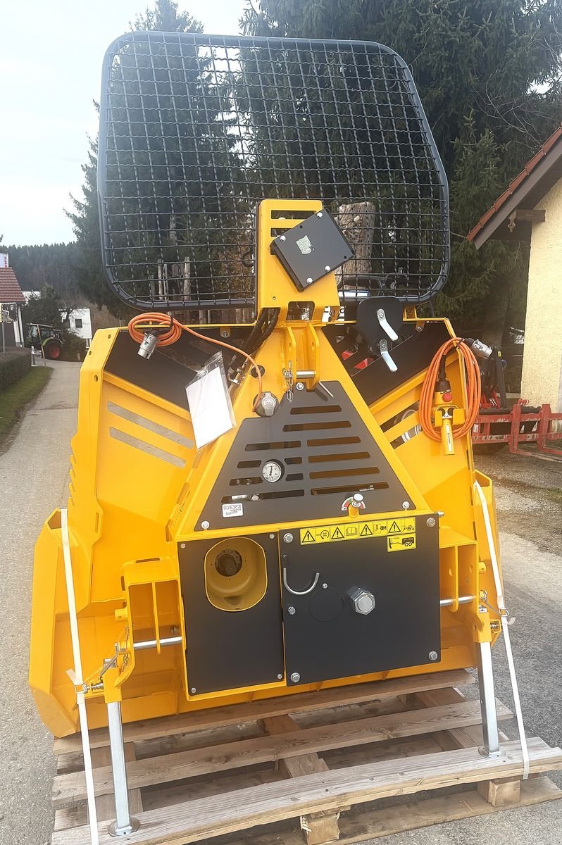 Seilwinde Türe ait Uniforest Uniforest 70Hpro+ Terra Funk FA5-D1P, Neumaschine içinde Pischelsdorf am Engelbach (resim 4)