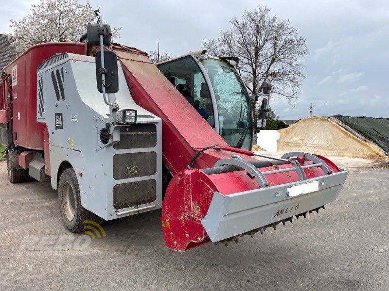 Selbstfahrer Futtermischwagen Türe ait BVL V-Mix Drive Maximus Giant 23-2S, Gebrauchtmaschine içinde Schwaförden (resim 2)