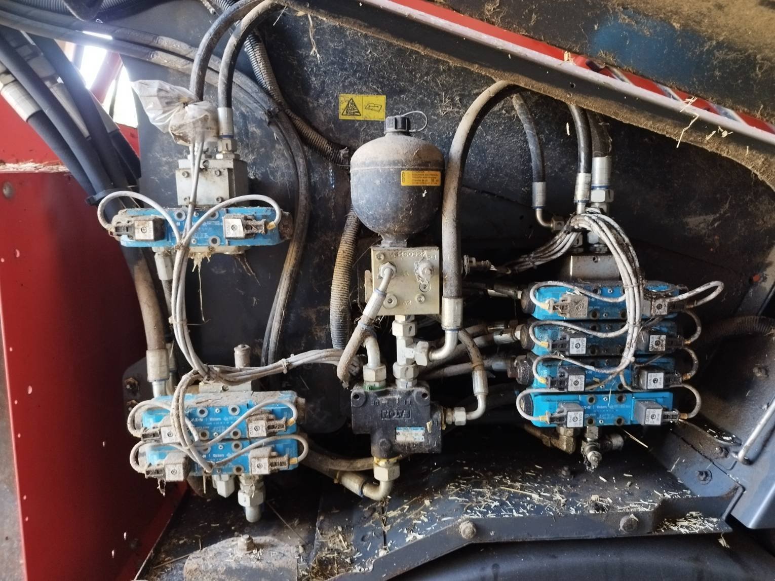 Selbstfahrer Futtermischwagen des Typs Kuhn SPV 12, Gebrauchtmaschine in Le Horps (Bild 9)