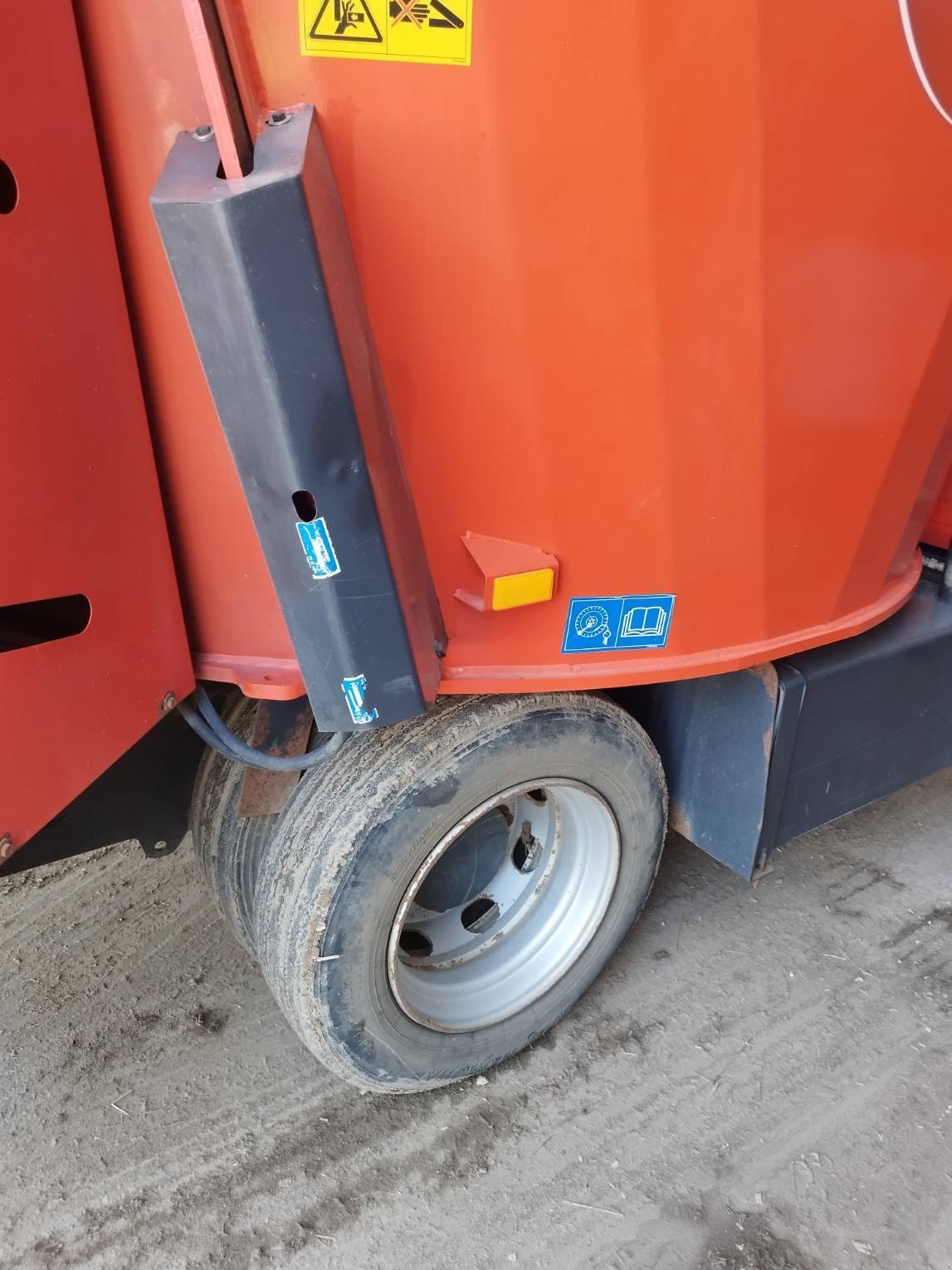 Selbstfahrer Futtermischwagen van het type Kuhn SPV 12, Gebrauchtmaschine in Le Horps (Foto 8)