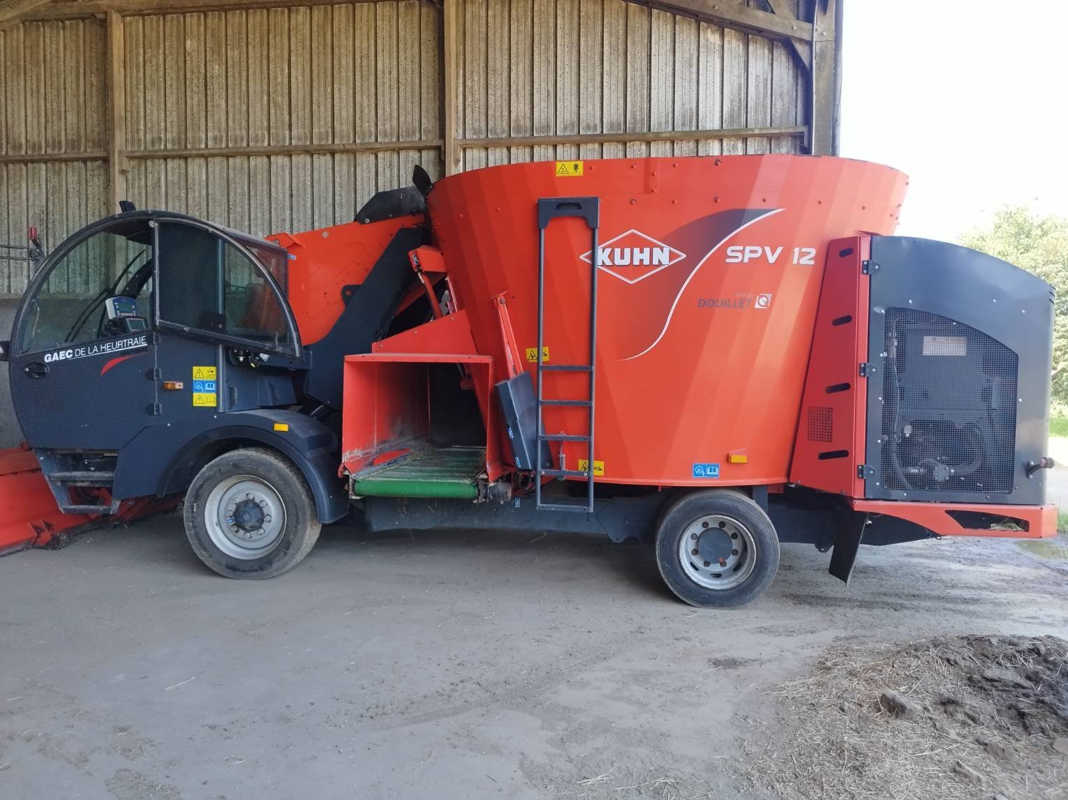 Selbstfahrer Futtermischwagen des Typs Kuhn SPV 12, Gebrauchtmaschine in Le Horps (Bild 1)