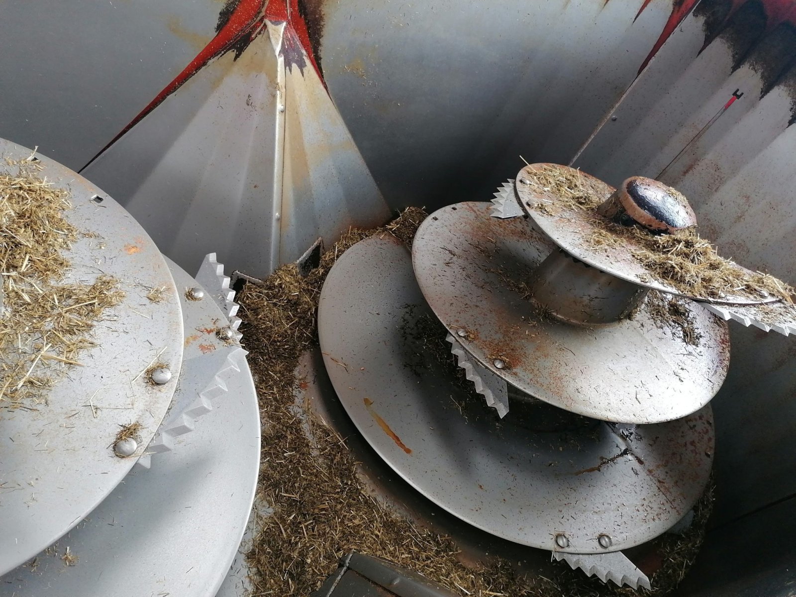 Selbstfahrer Futtermischwagen tipa Kuhn SPW INTENSE 16.2 CS, Gebrauchtmaschine u Le Horps (Slika 3)