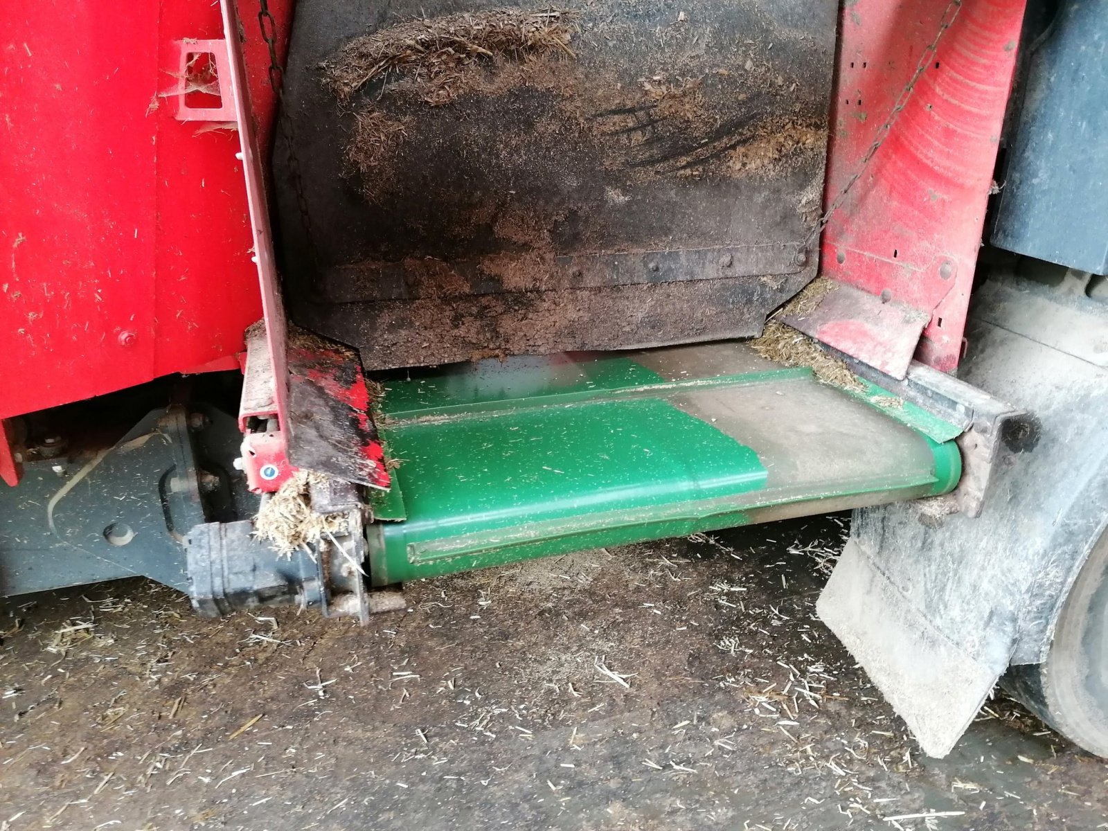 Selbstfahrer Futtermischwagen Türe ait Kuhn SPW INTENSE 16.2 CS, Gebrauchtmaschine içinde Le Horps (resim 7)