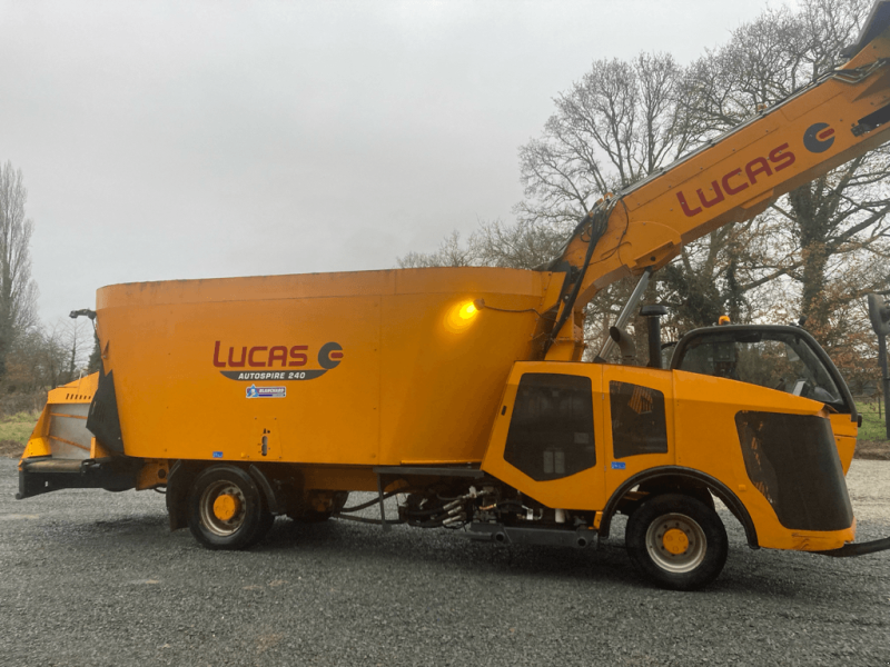 Selbstfahrer Futtermischwagen of the type Lucas AUTOSPIRE 240, Gebrauchtmaschine in TREMEUR (Picture 1)