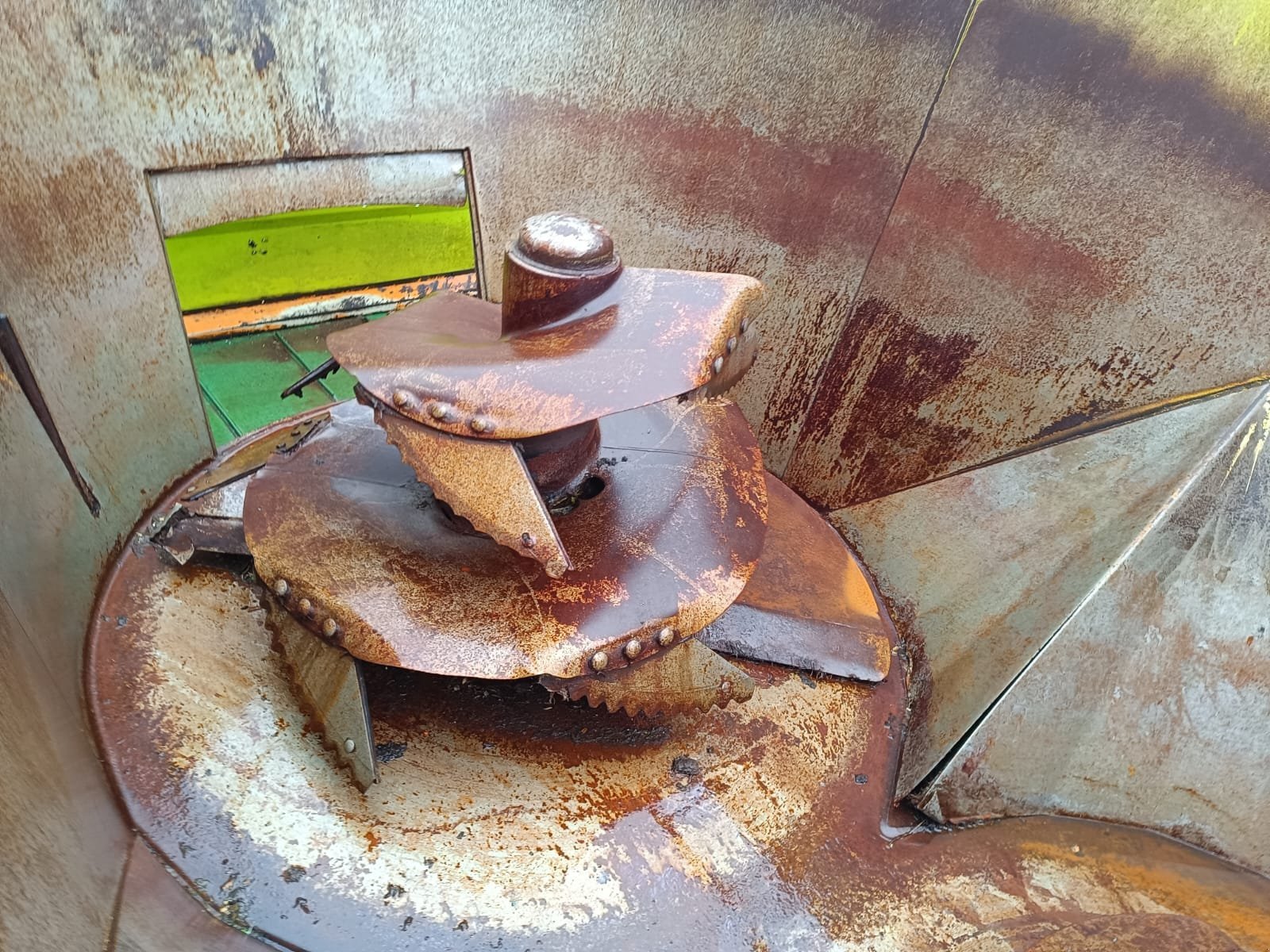 Selbstfahrer Futtermischwagen Türe ait Storti DOBERMAN 16M3, Gebrauchtmaschine içinde Le Horps (resim 7)