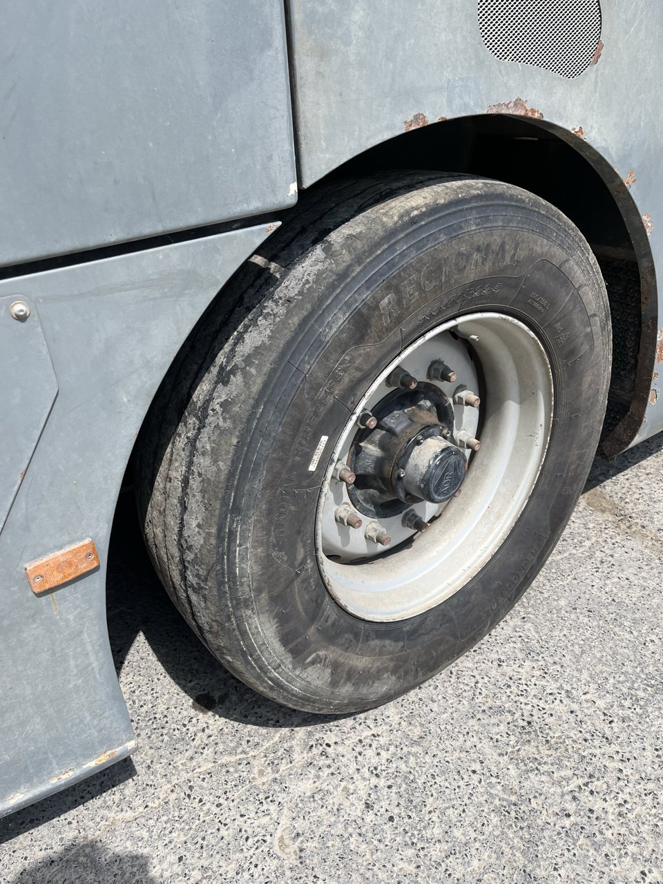 Selbstfahrer Futtermischwagen Türe ait Storti Doberman 220, Gebrauchtmaschine içinde VERT TOULON (resim 2)