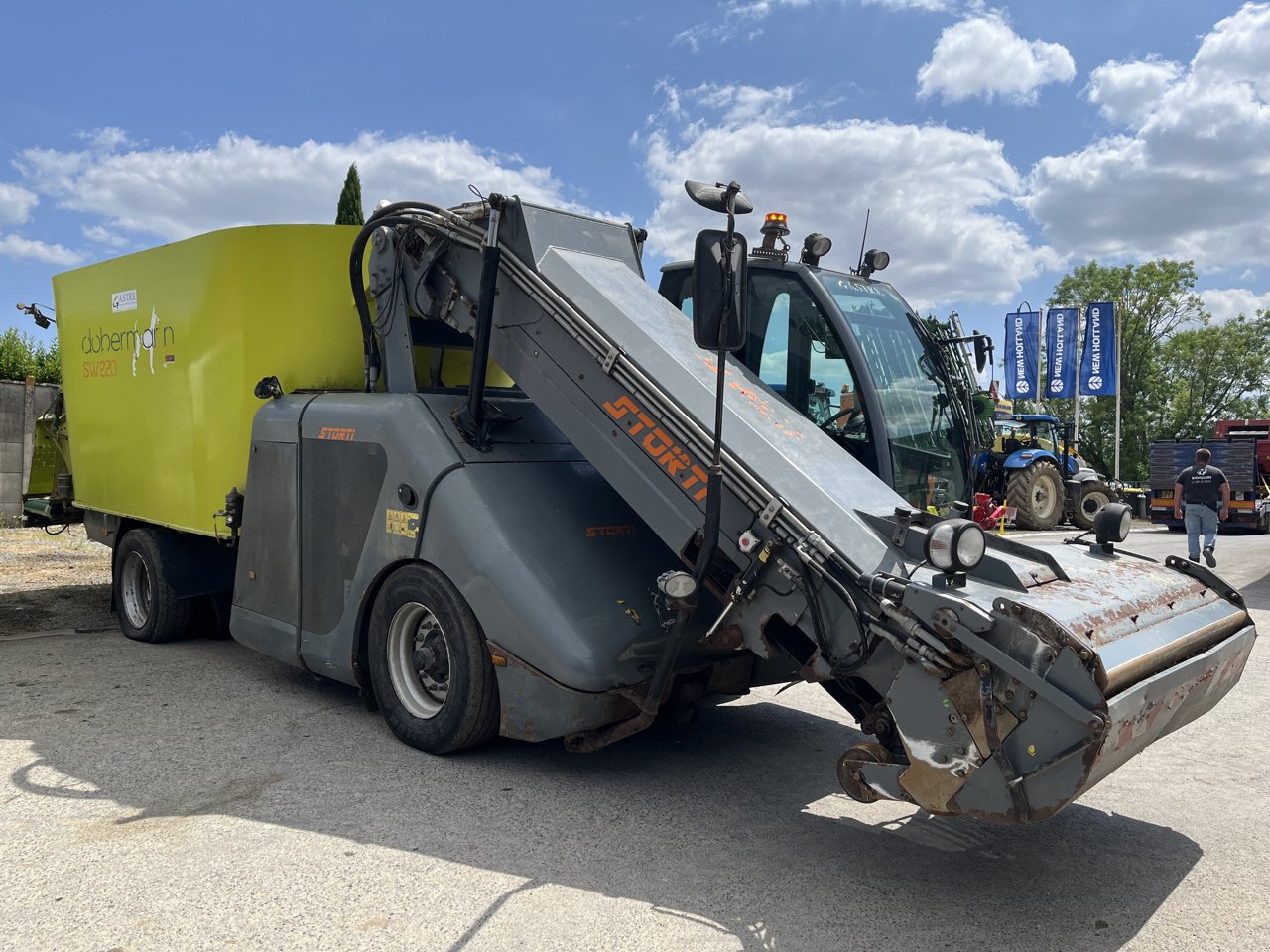 Selbstfahrer Futtermischwagen Türe ait Storti Doberman 220, Gebrauchtmaschine içinde VERT TOULON (resim 5)