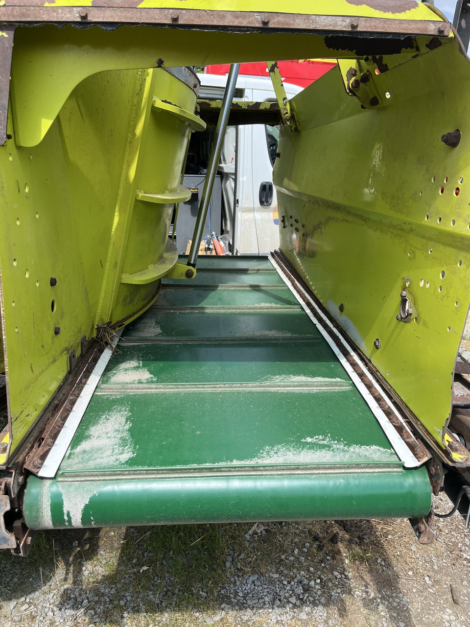 Selbstfahrer Futtermischwagen Türe ait Storti Doberman 220, Gebrauchtmaschine içinde VERT TOULON (resim 10)