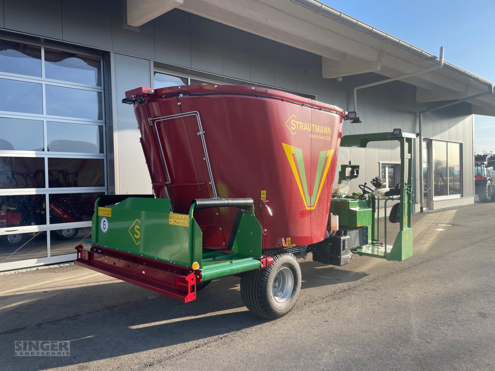 Selbstfahrer Futtermischwagen типа Strautmann E-Verti-Feed, Neumaschine в Ebenhofen (Фотография 4)