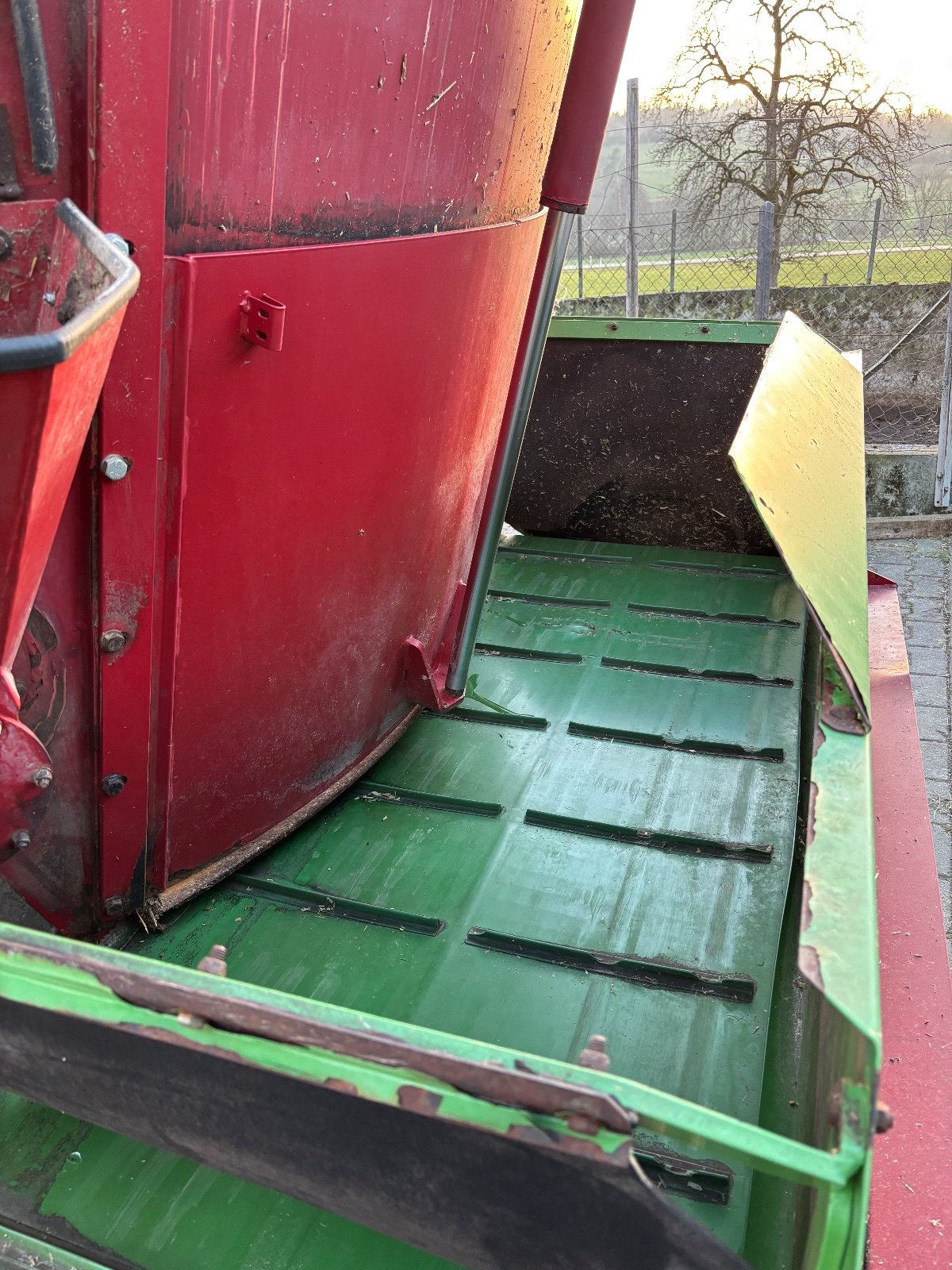 Selbstfahrer Futtermischwagen от тип Strautmann Verti-Mix 1401 SF Double, Gebrauchtmaschine в Deggenhausertal  (Снимка 14)