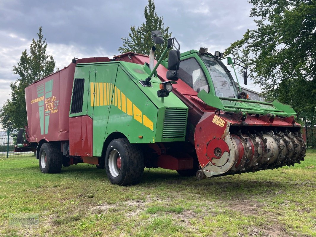 Selbstfahrer Futtermischwagen Türe ait Strautmann VERTI MIX 1701 SF DO, Gebrauchtmaschine içinde Aurich (resim 1)