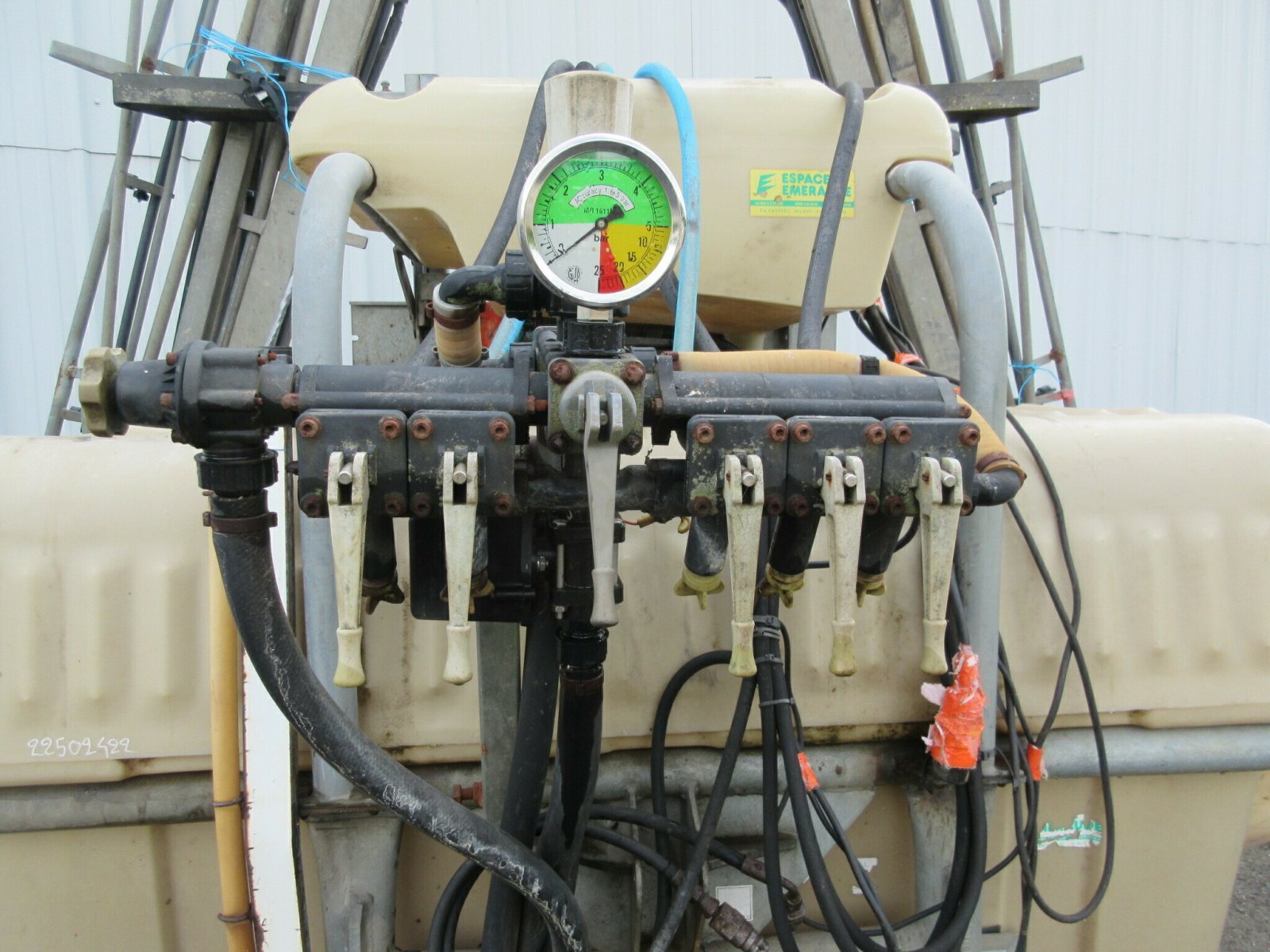 Selbstfahrspritze typu AGUIRRE PULVERISATEUR AGUIRRE 1000L, Gebrauchtmaschine v PLOUIGNEAU (Obrázek 2)