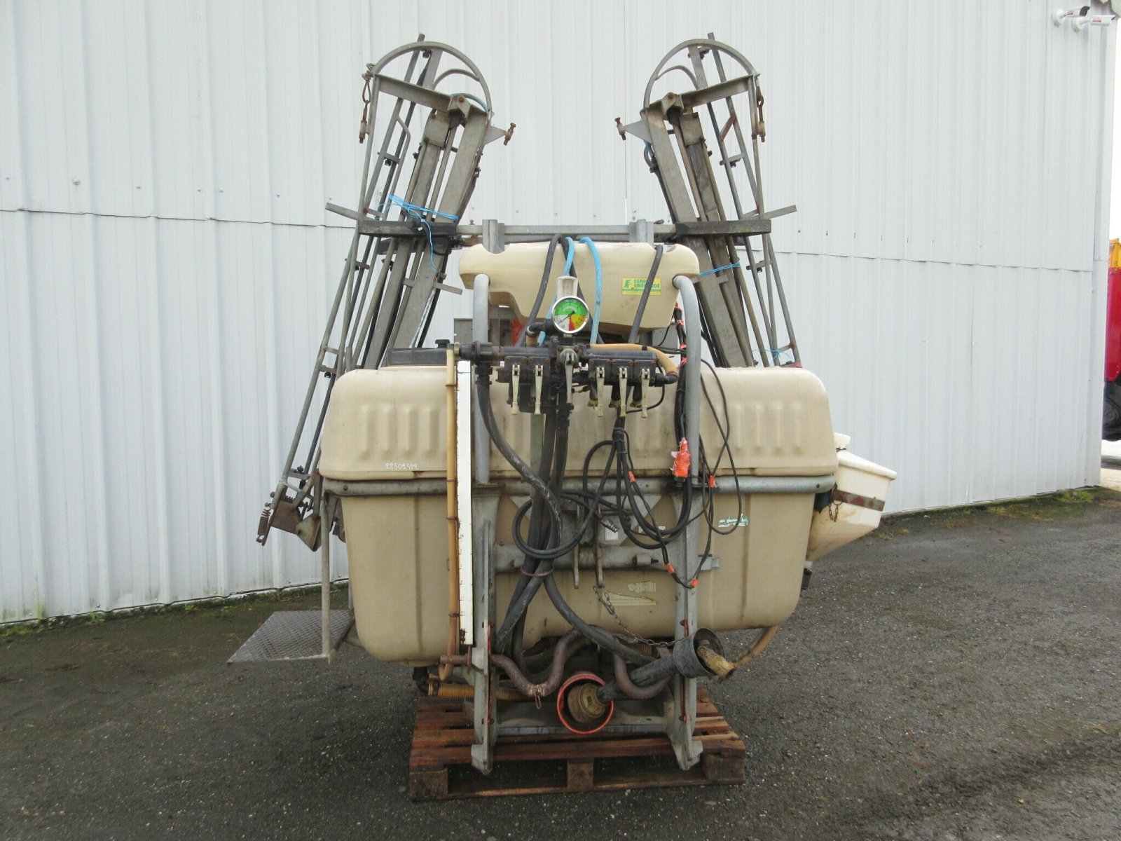 Selbstfahrspritze typu AGUIRRE PULVERISATEUR AGUIRRE 1000L, Gebrauchtmaschine v PLOUIGNEAU (Obrázek 1)