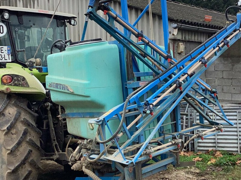 Selbstfahrspritze des Typs Berthoud 1000 L BERTHOUD, Gebrauchtmaschine in SAINT ANDIOL