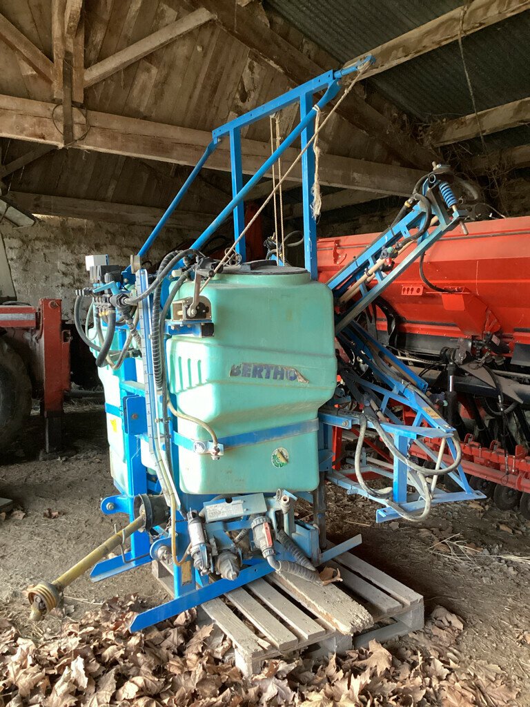 Selbstfahrspritze типа Berthoud 1000 L BERTHOUD, Gebrauchtmaschine в SAINT ANDIOL (Фотография 3)