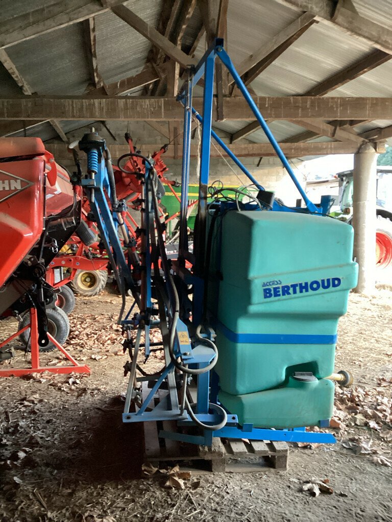 Selbstfahrspritze типа Berthoud 1000 L BERTHOUD, Gebrauchtmaschine в SAINT ANDIOL (Фотография 4)