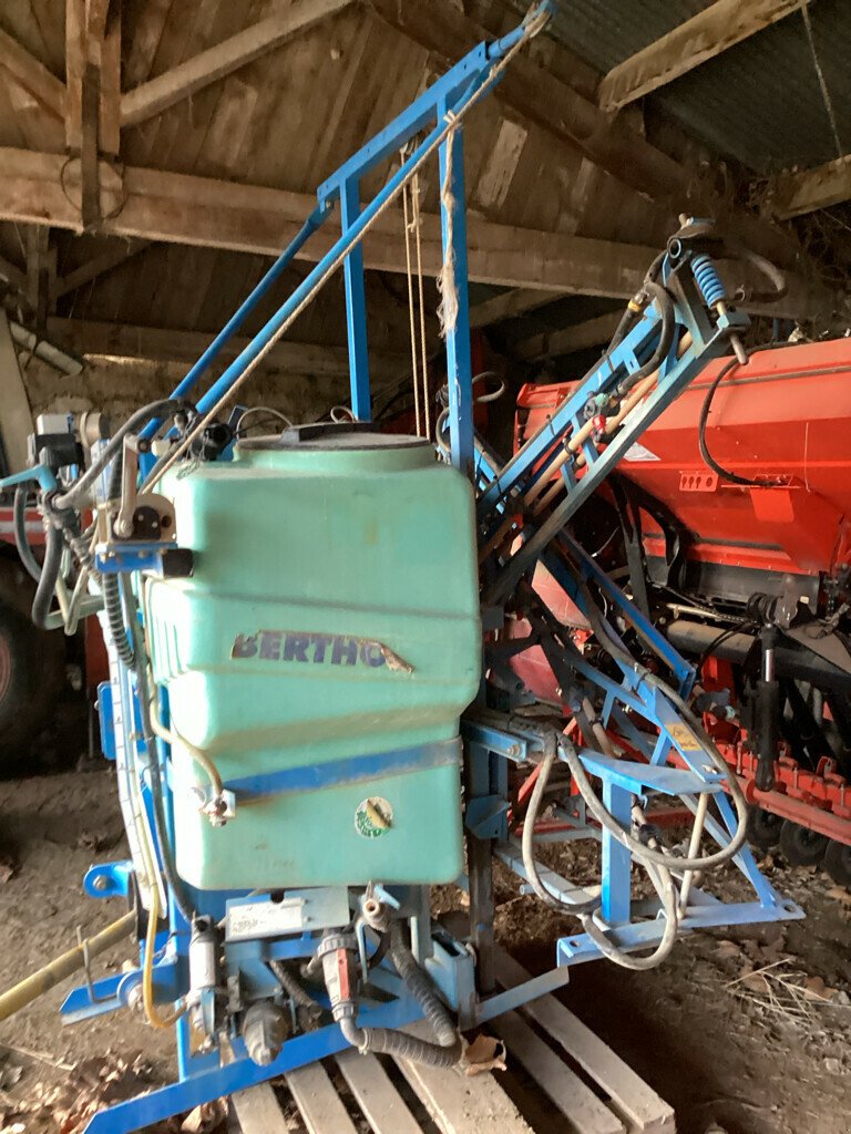 Selbstfahrspritze типа Berthoud 1000 L BERTHOUD, Gebrauchtmaschine в SAINT ANDIOL (Фотография 7)