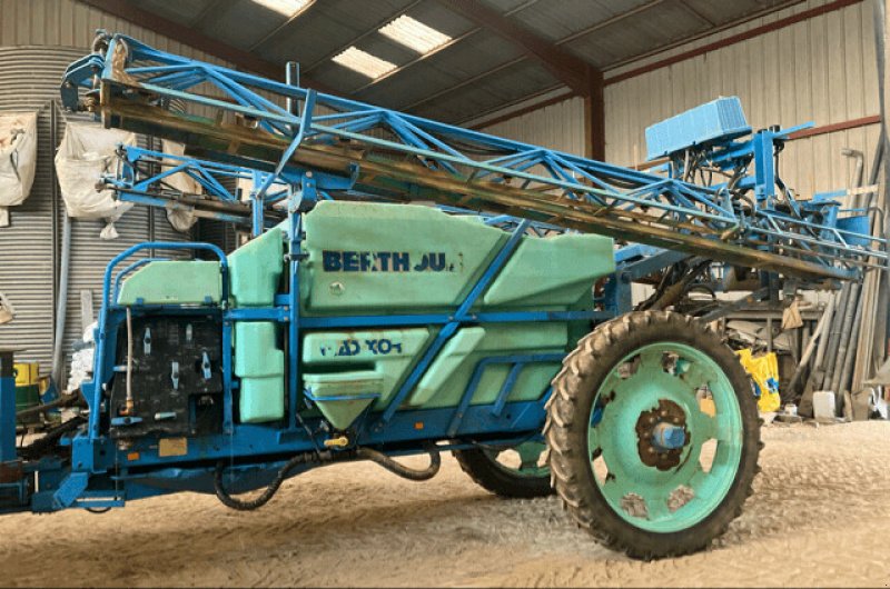 Selbstfahrspritze des Typs Berthoud MAXXOR 32-34, Gebrauchtmaschine in LAIGNES (Bild 1)