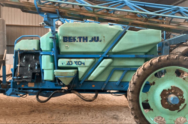 Selbstfahrspritze des Typs Berthoud MAXXOR 32-34, Gebrauchtmaschine in LAIGNES (Bild 4)